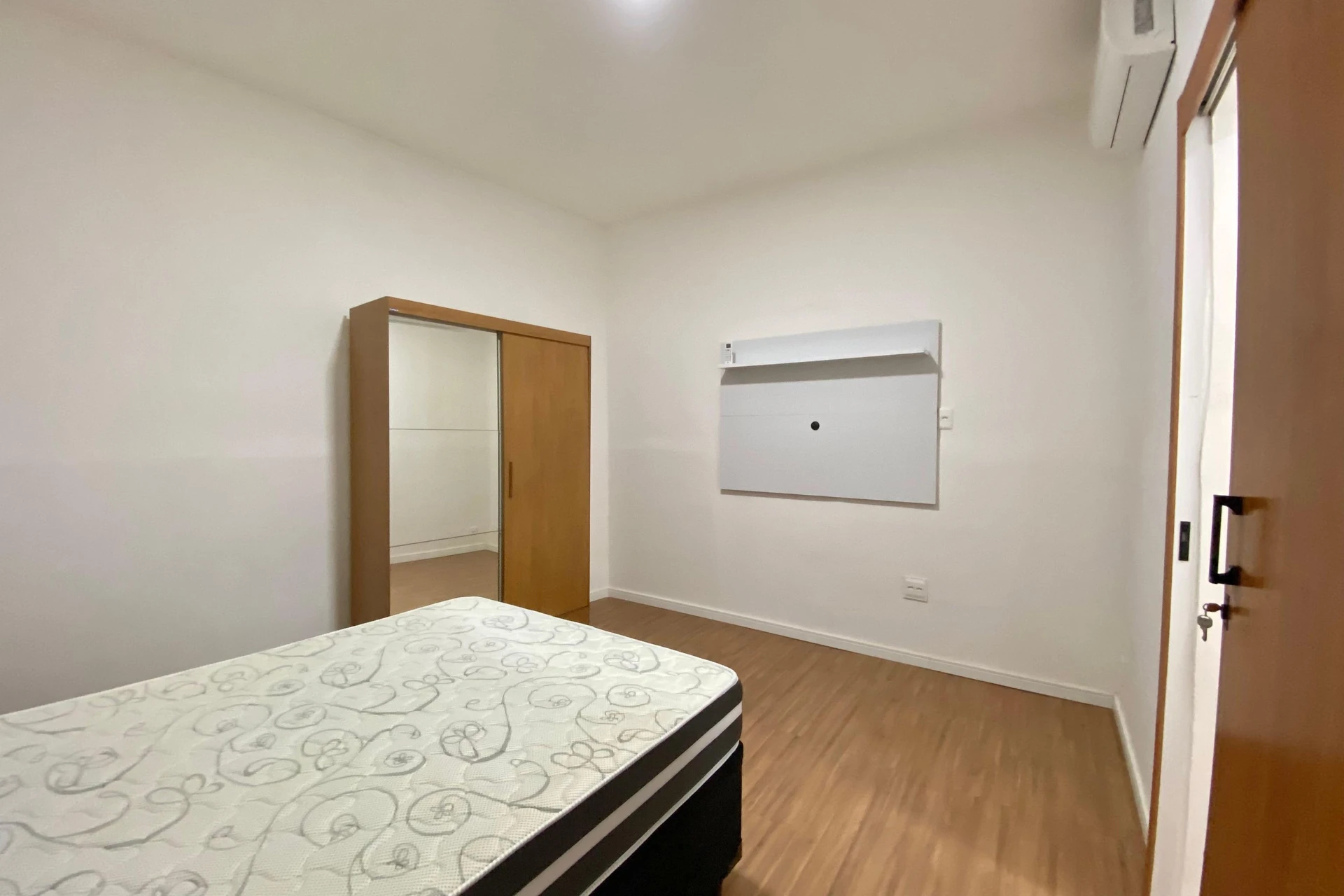 2-bedroom apartment with a private BBQ — photo 4