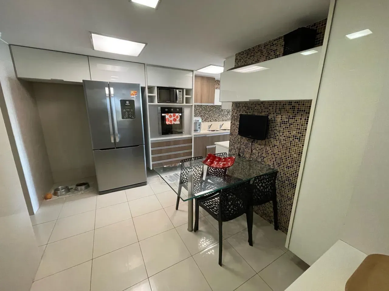 Furnished 350 m² apartment with 3 bedrooms and 6 baths — photo 2