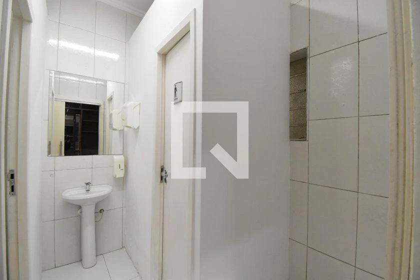 Casa com 5 quartos, 3 banheiros e cozinha separada — photo 14