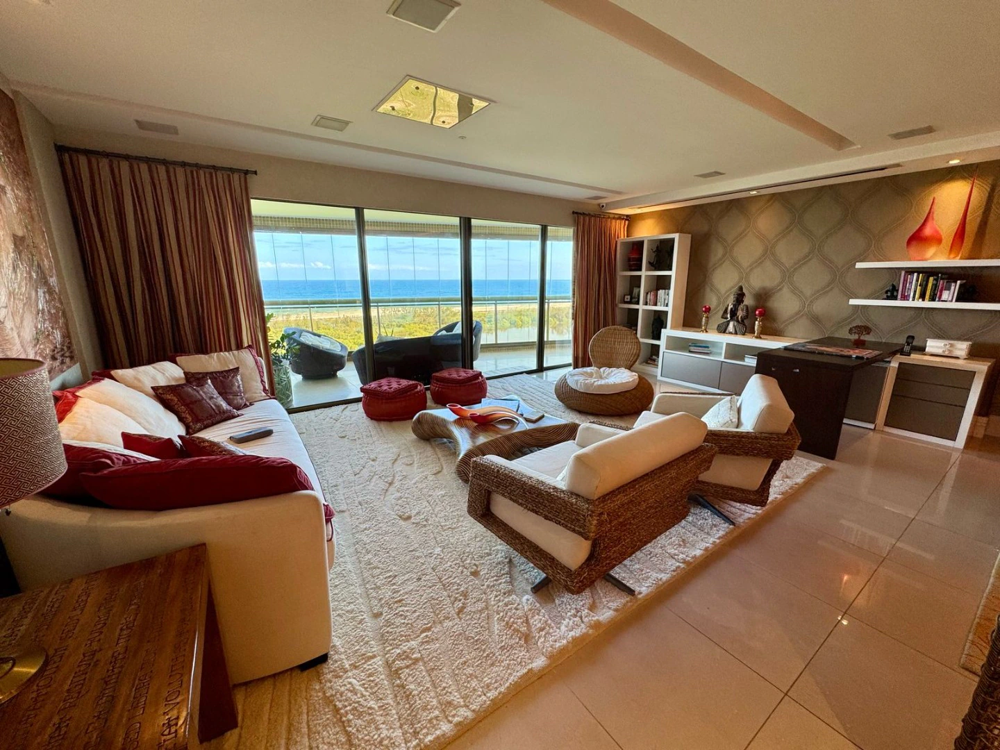 Apartamento mobiliado com 4 quartos e 260 m² — photo 11