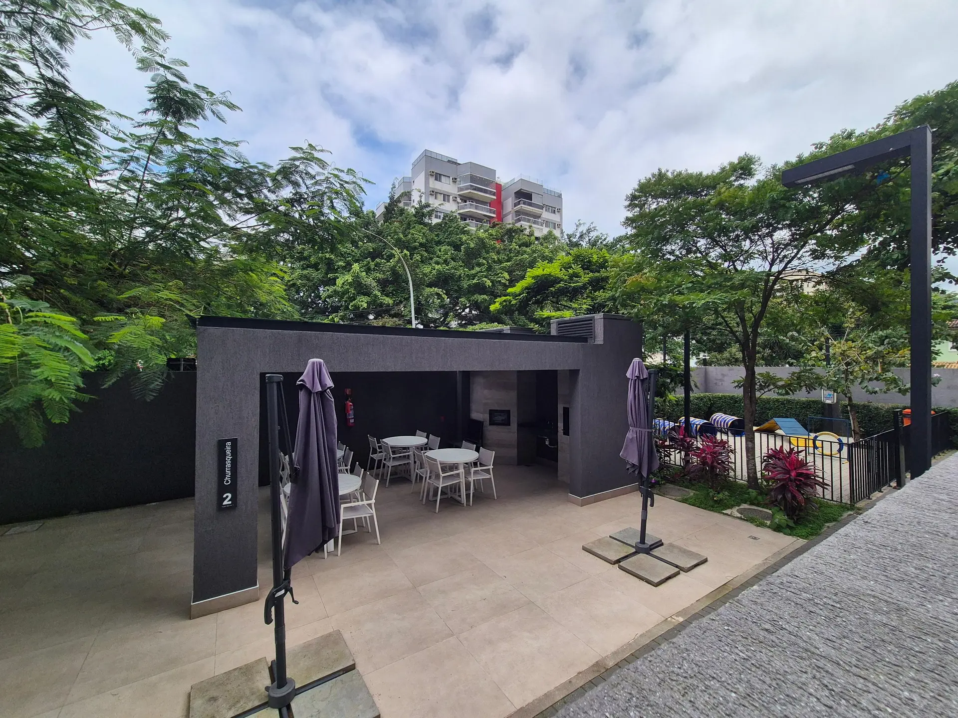 Furnished 2-bedroom apartment with enclosed balcony — photo 29