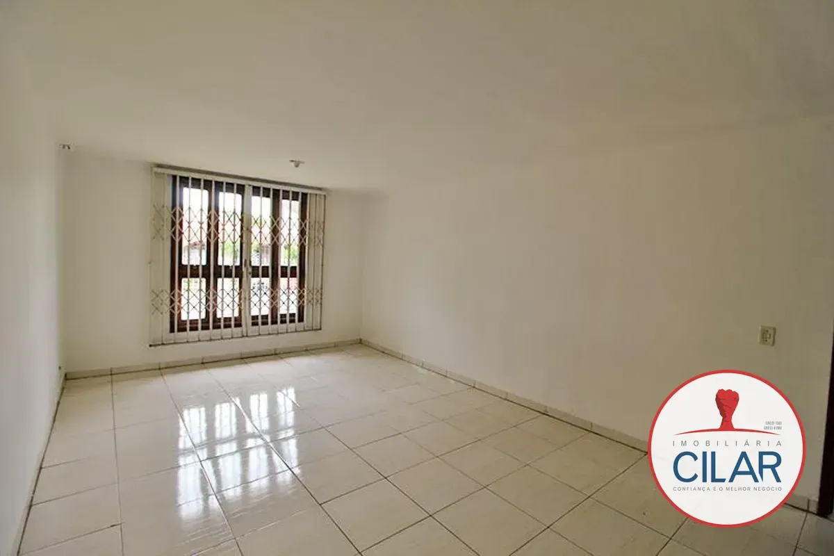 Будинок: 3 спальні, 1 з власною ванною кімнатою, 165 м²