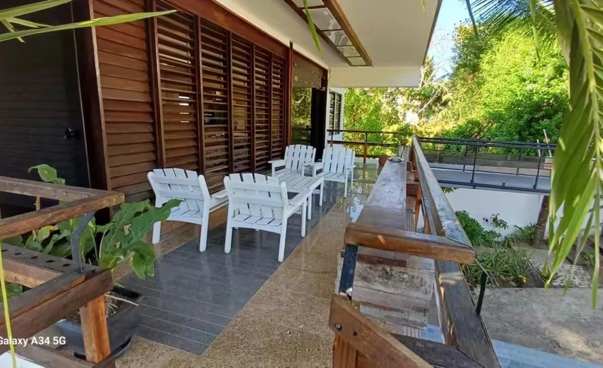 House for rent with 5 bedrooms and open-plan kitchen — photo 3