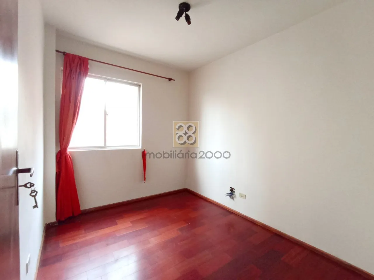 Apartment, 67 m², with wood or laminate floors — photo 3
