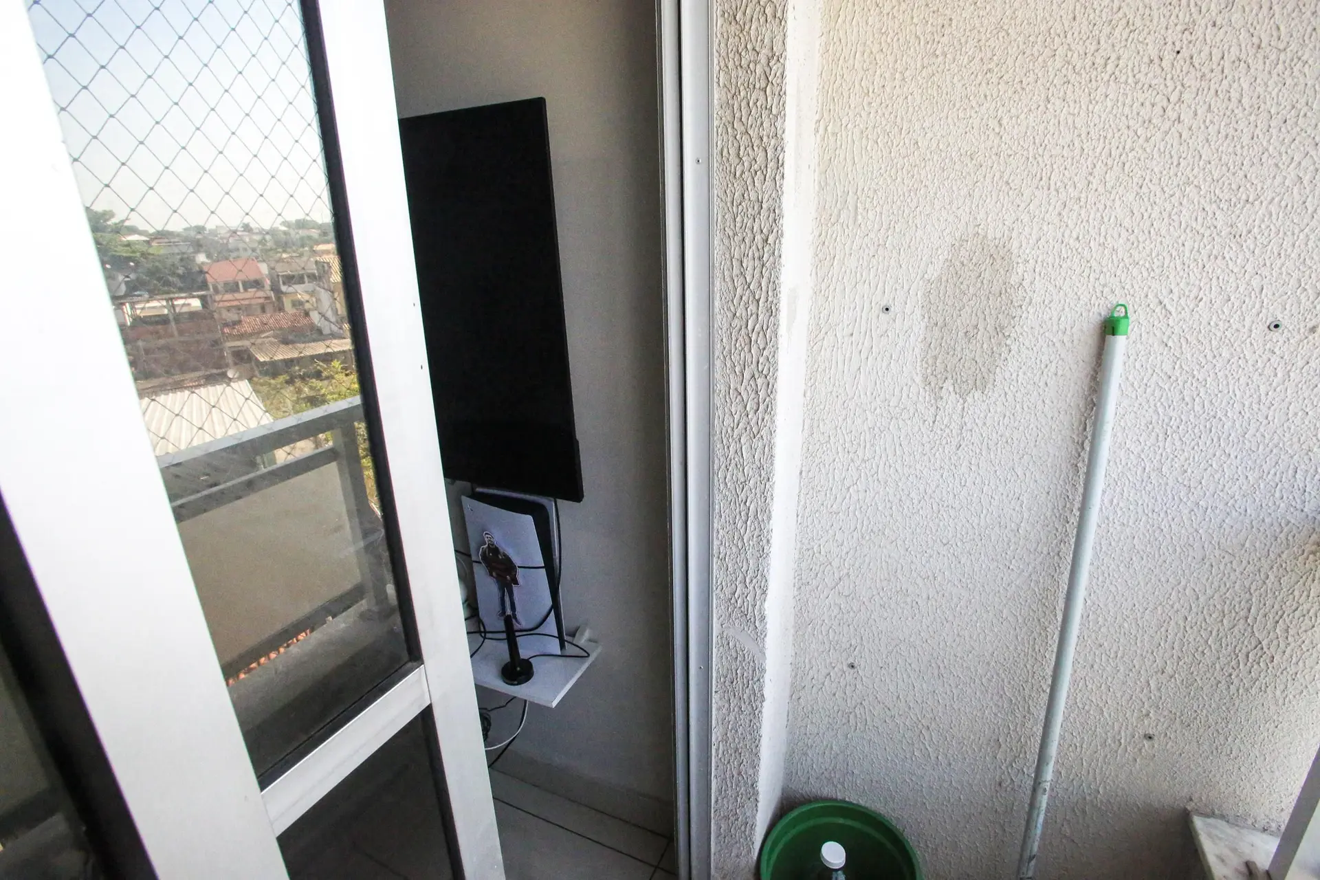 Home office in a 2-bedroom apartment, 54 m² — photo 13