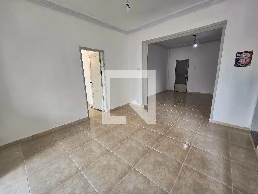 Apartment with 2 bedrooms and a glass-enclosed shower — photo 14