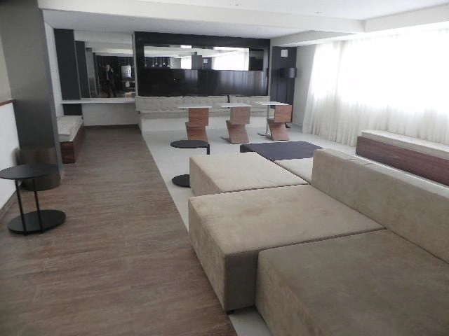 Studio com janelas do piso ao teto, Centro — photo 24