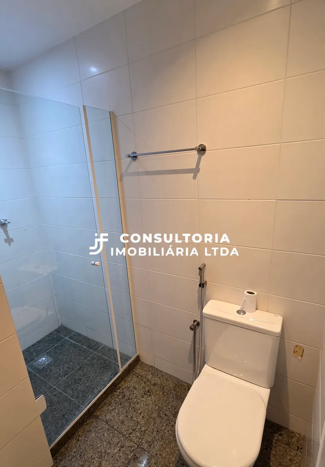 Квартира 99 м² з гардеробною та заскленим балконом — photo 40