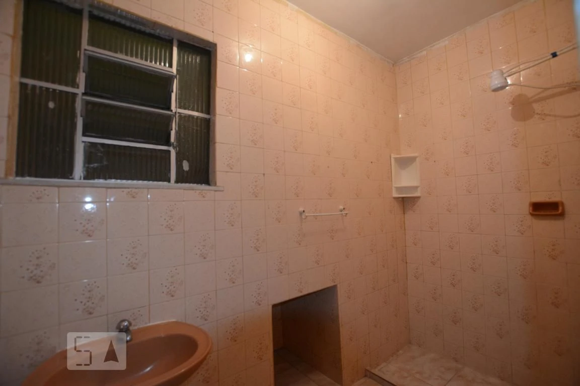 3-bedroom apartment with a glass-enclosed balcony — photo 35