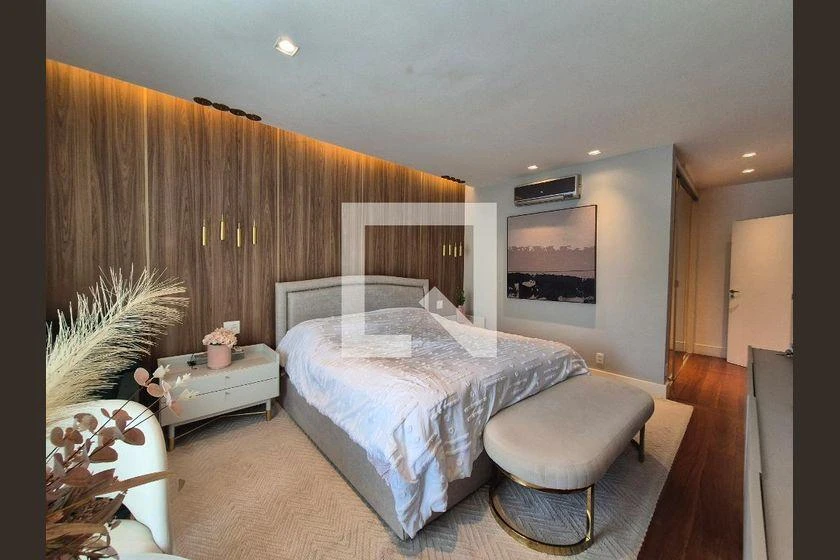 Home office in a 4-bedroom house, 373 m² — photo 22