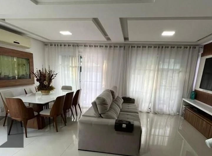 196 m² house with 4 en-suite bedrooms and planned kitchen