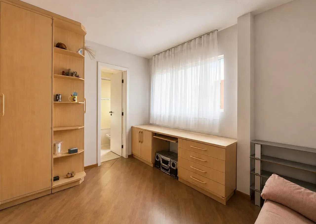 Furnished penthouse apartment with 4 bedrooms — photo 19