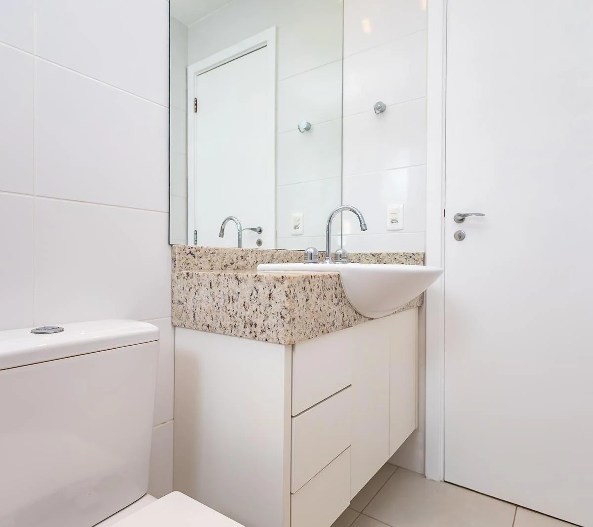 Home office in a 2-bedroom apartment, 95 m² — photo 27
