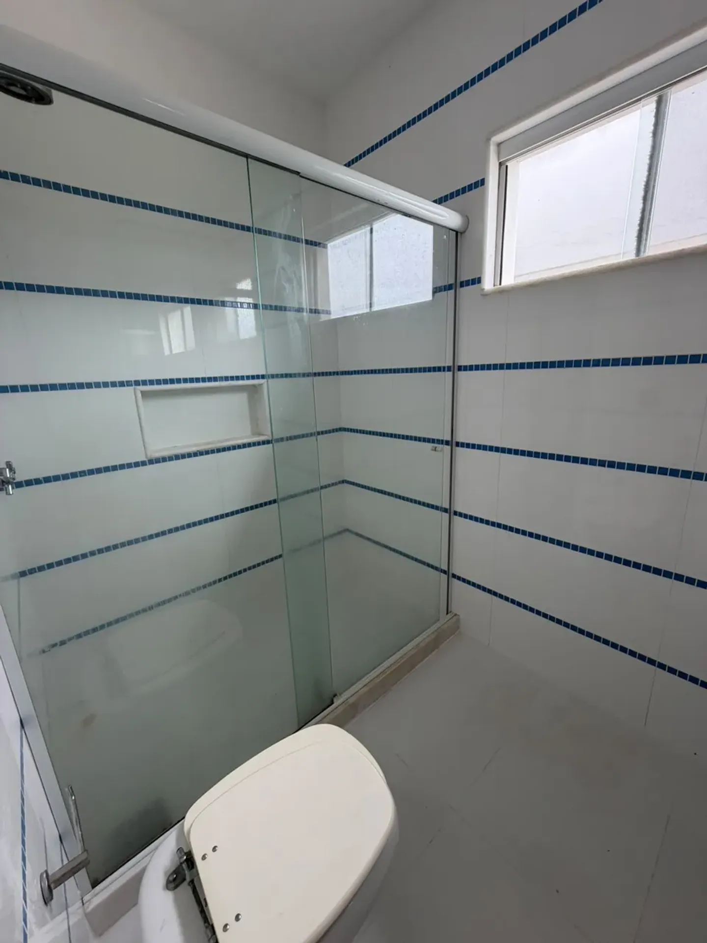 700 m² house with a garden and a bathtub — photo 16