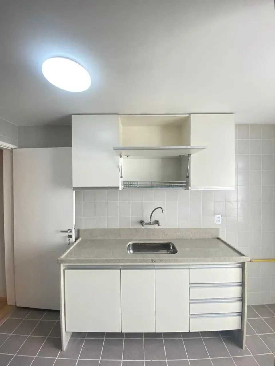 2-bedroom apartment with 3 bathrooms and 1 parking spot, 106 m² — photo 2