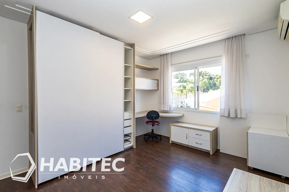Residential house with 4 bedrooms and an integrated kitchen — photo 37