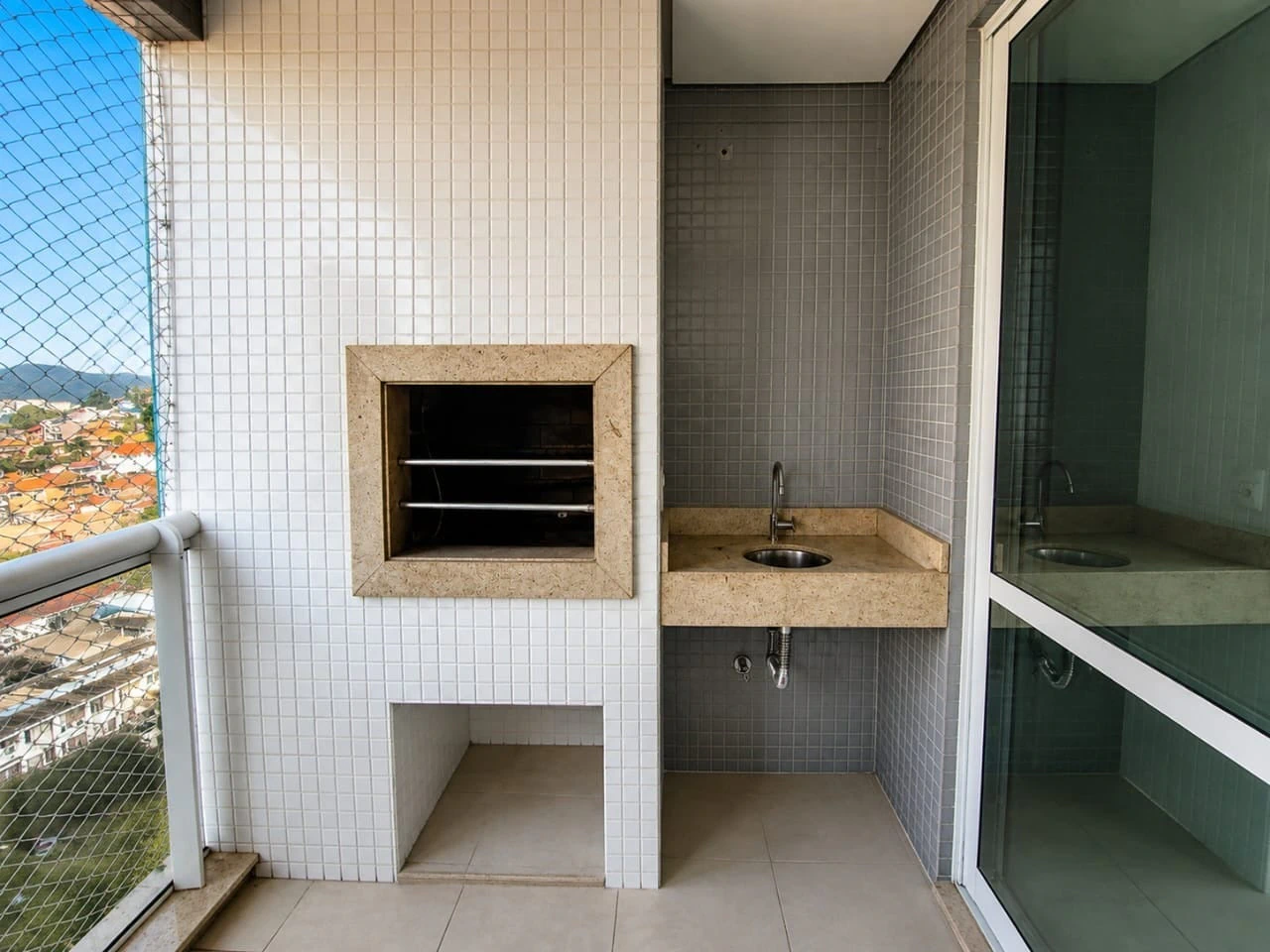 3-bedroom apartment with 2 parking spots and 160 m²