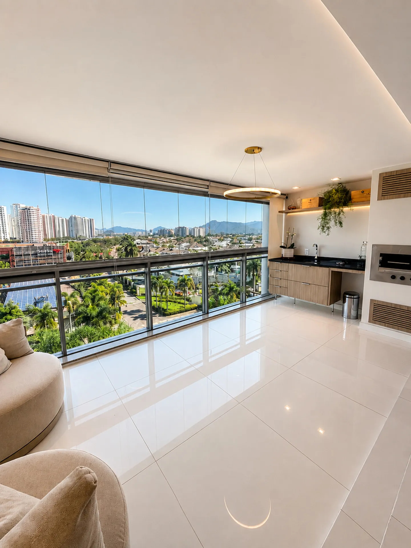4-bedroom apartment with 4 en-suite bathrooms, 233 m² — photo 4