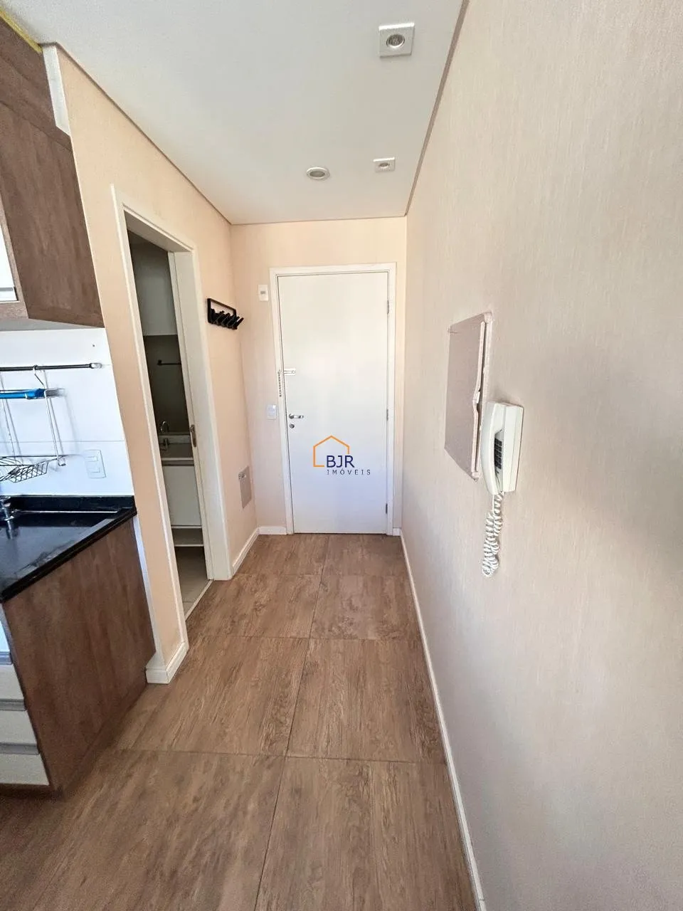 Apartamento amueblado de 1 dormitorio con balcón y jardín privado — photo 12