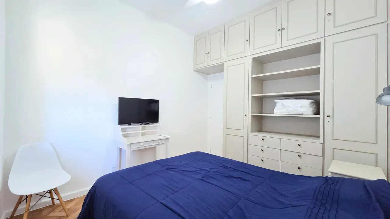 Furnished 3-bedroom apartment with open-plan gas kitchen — photo 12