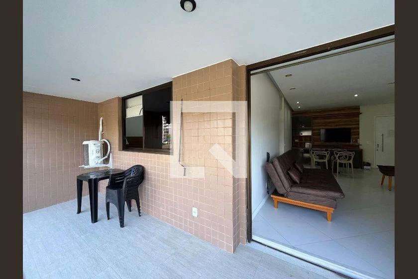 2-bedroom apartment in a building with a gym — photo 6