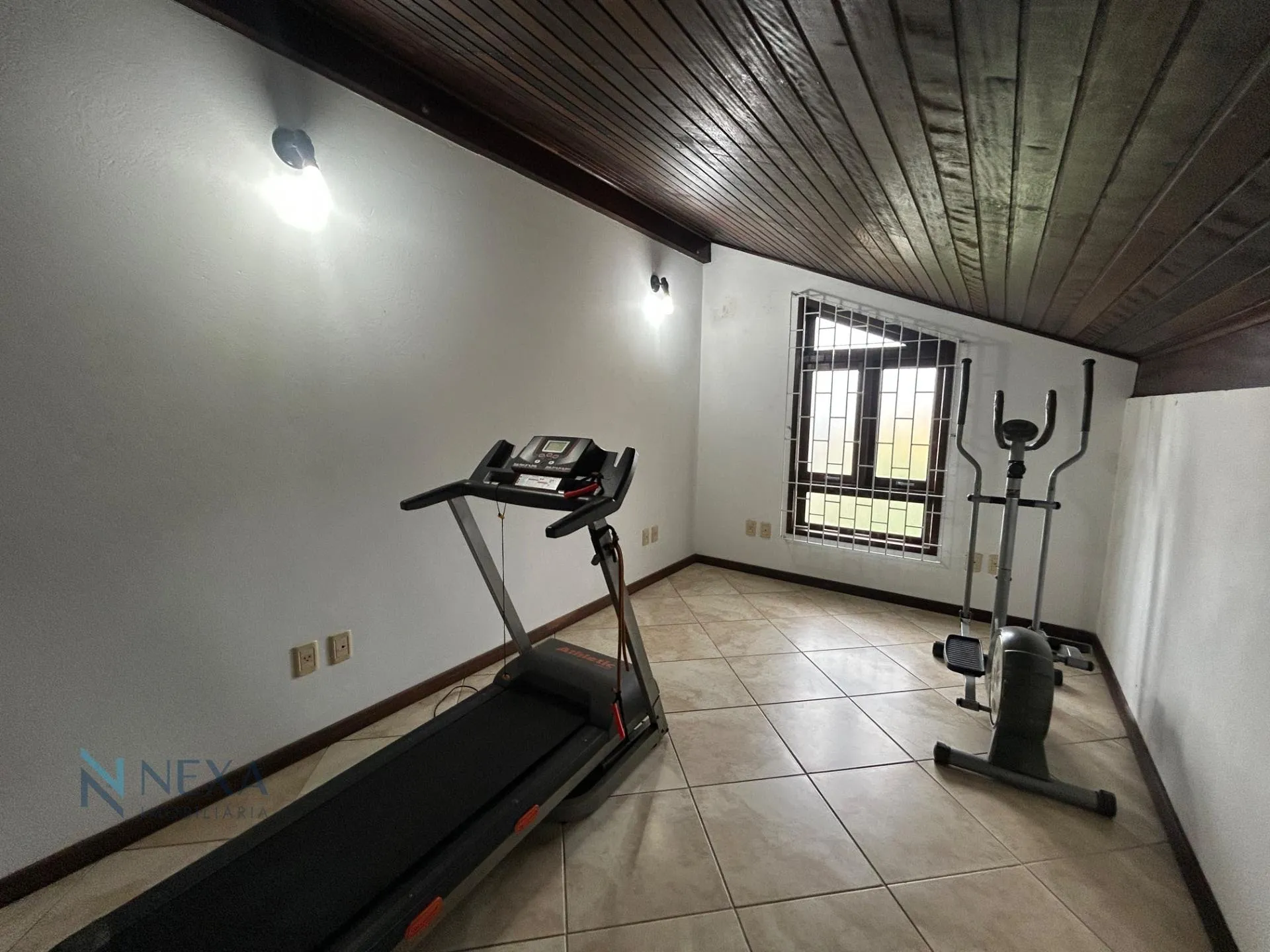 House with 5 bedrooms and 499 m², 2 en-suites — photo 45