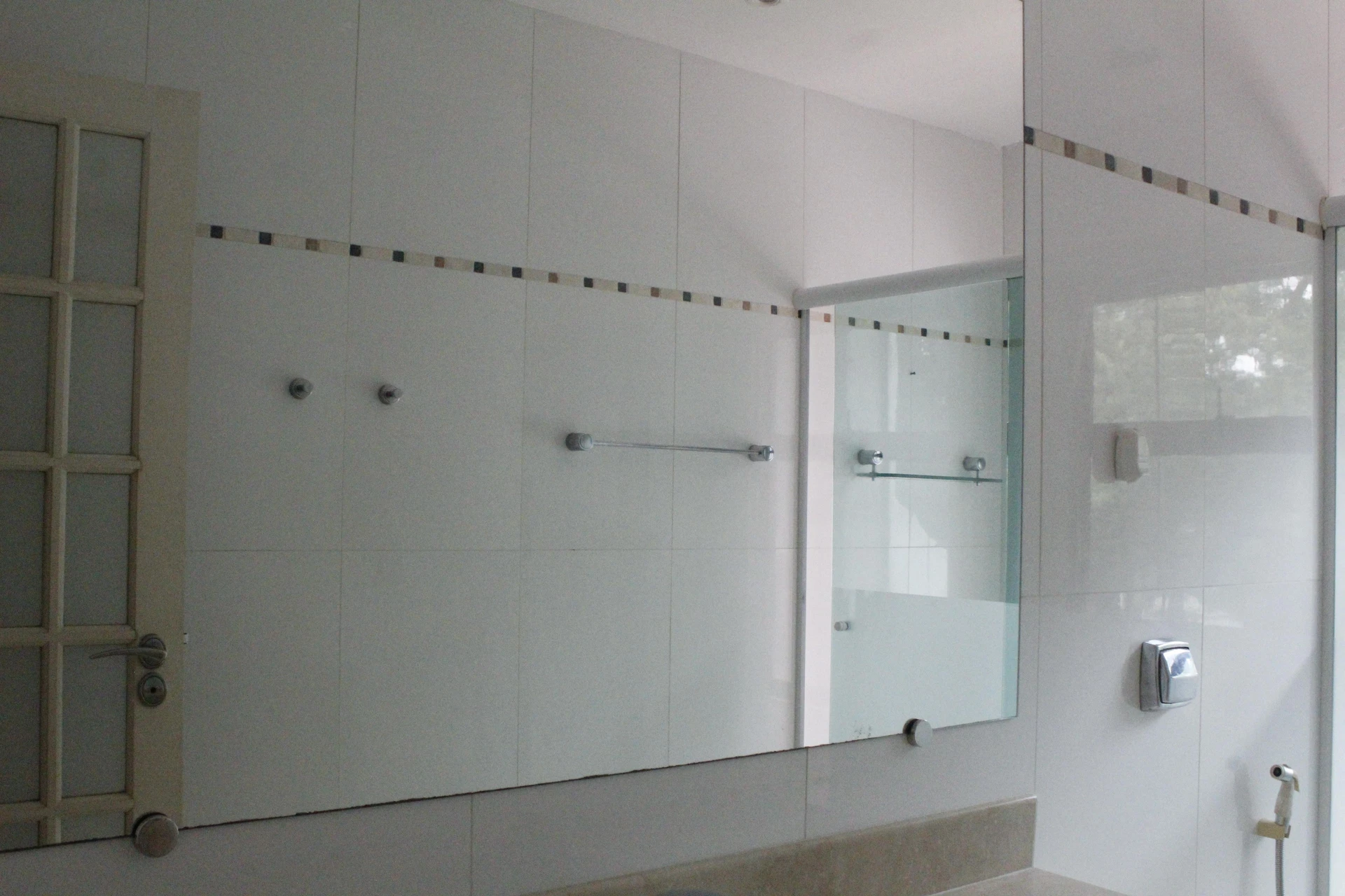 House with 5 bedrooms and 5 parking spaces — photo 70