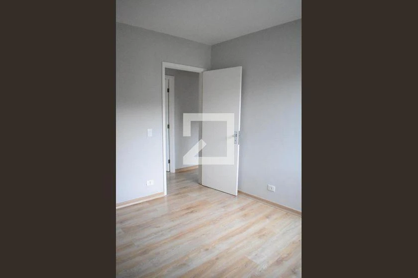 Wood or laminate floors in a 3-bedroom apartment, 133 m² — photo 23