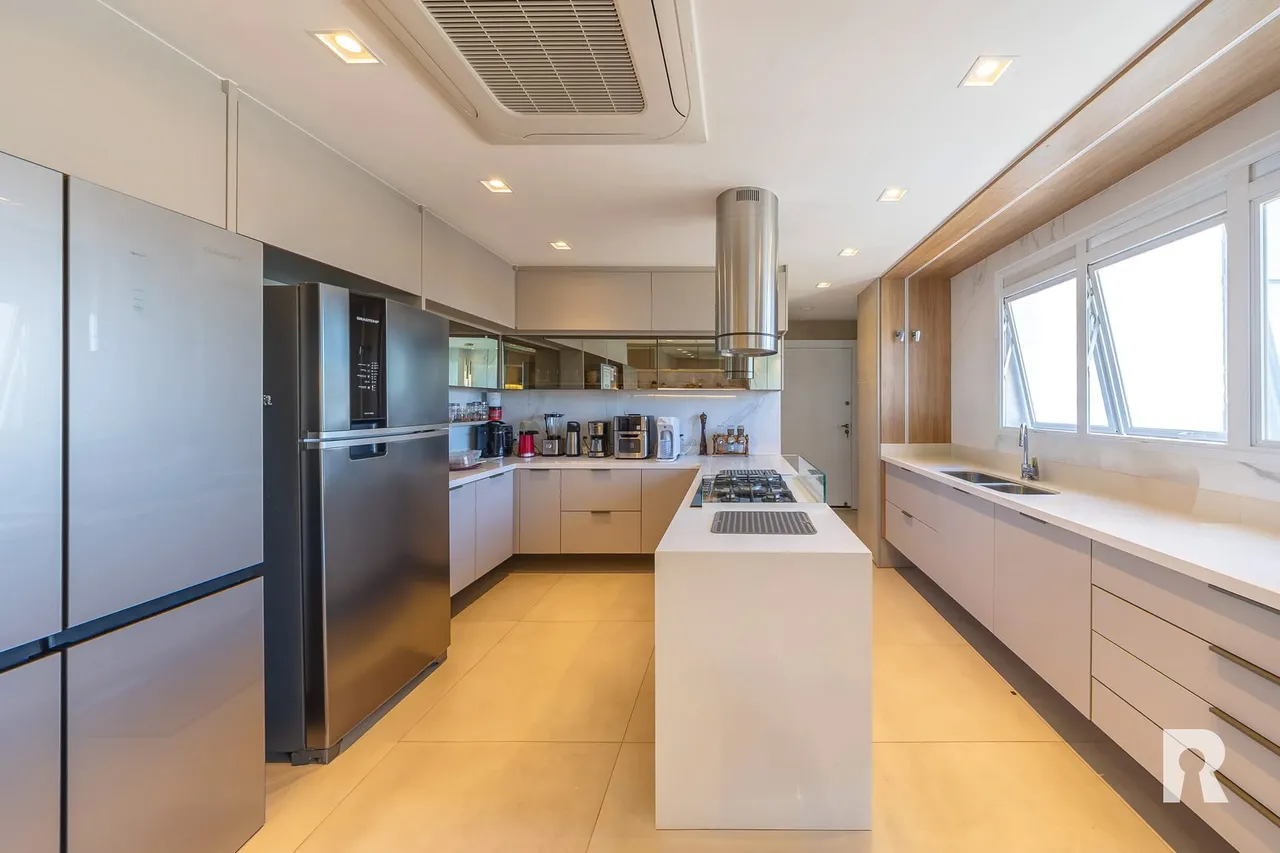Apartamento mobiliado com 3 quartos e 4 banheiros — photo 4