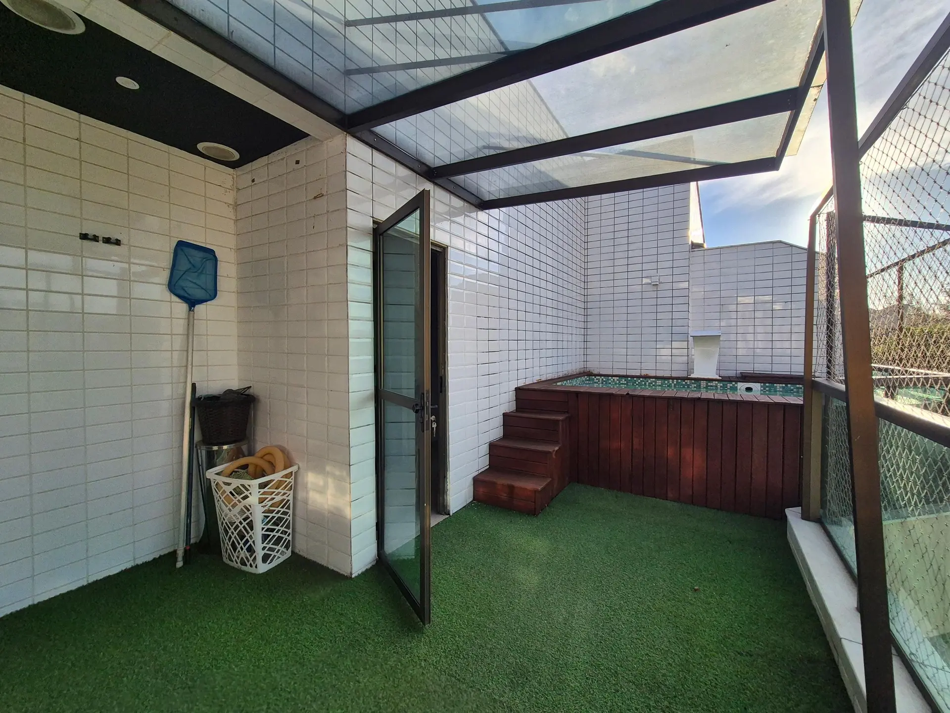 Apartamento de 2 quartos em condomínio com piscina — photo 9