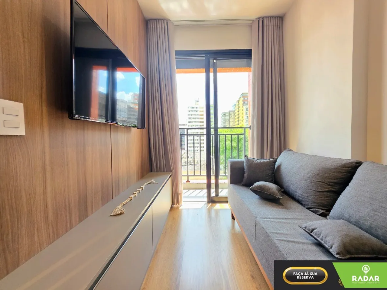 Furnished 2-bedroom apartment with open-plan kitchen — photo 9