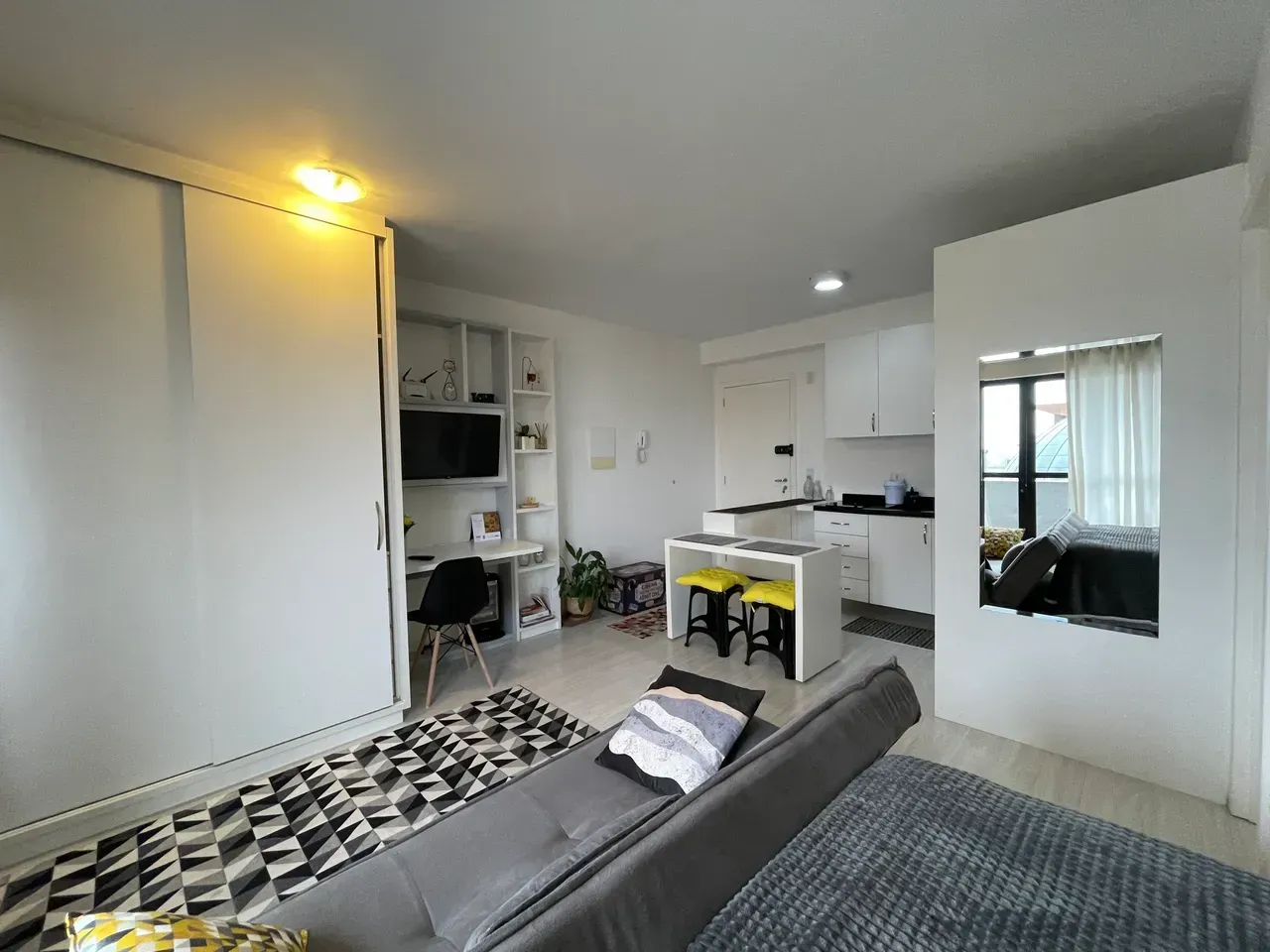 Apartamento mobiliado com cozinha compacta — photo 11
