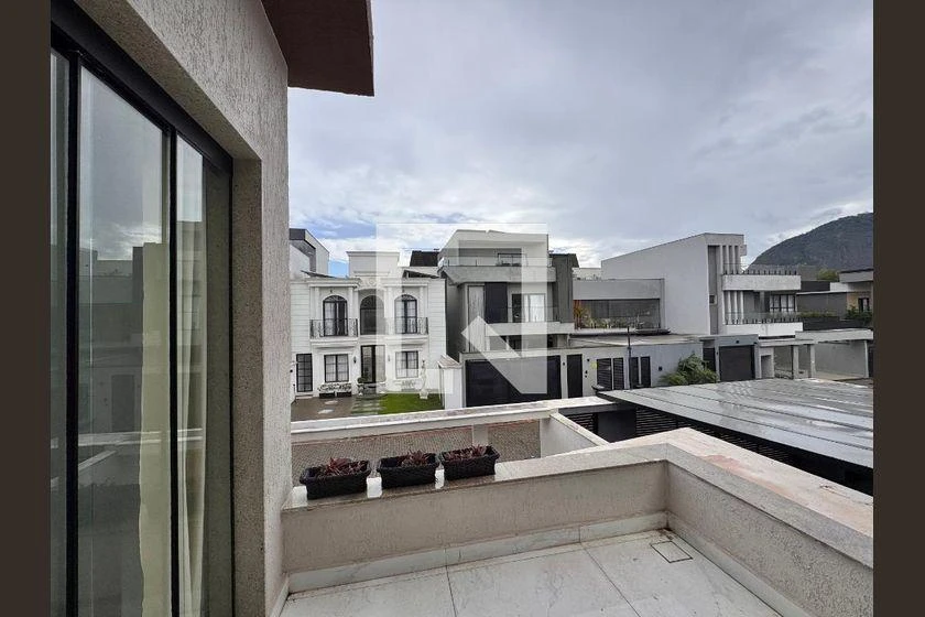 Condominium house with 3 en-suite bedrooms — photo 6