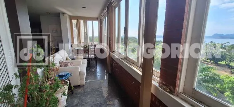 Furnished 260 m² apartment with 4 bedrooms and view — photo 35