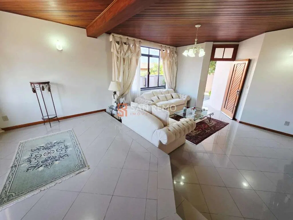 Casa en alquiler con 5 dormitorios y 3 baños — photo 3