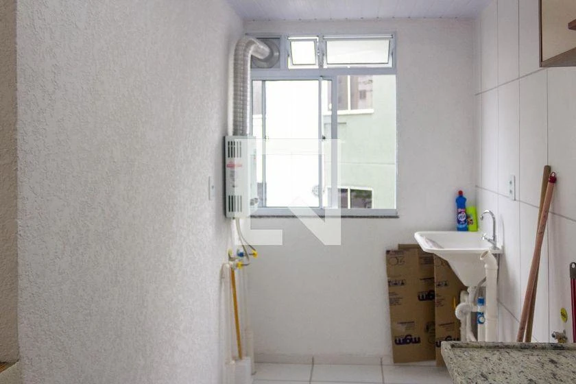 Apartamento de 2 quartos com piso de madeira ou laminado — photo 26