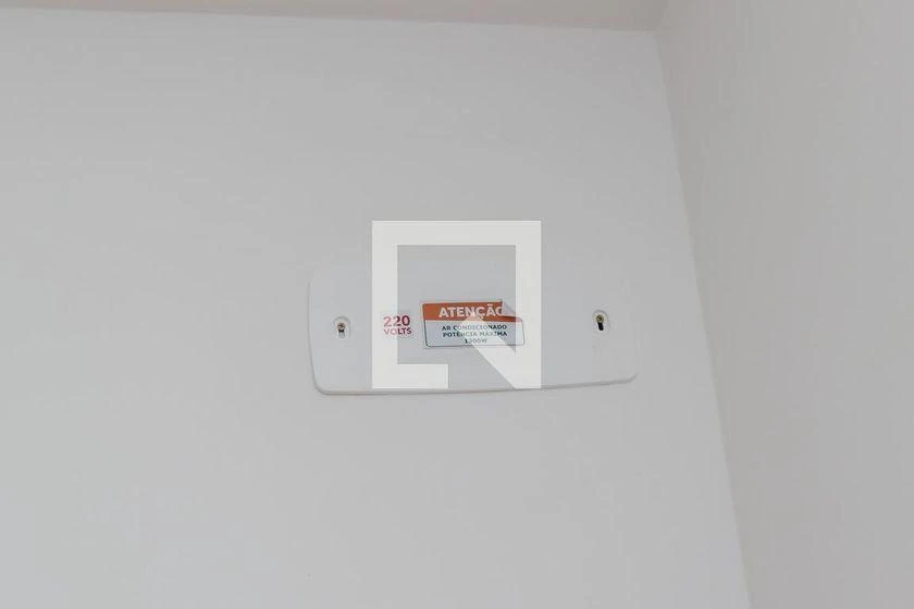 2-bedroom apartment in a building with a pool — photo 25