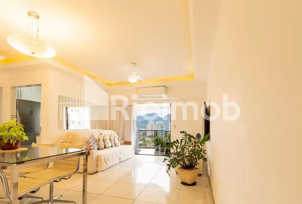 Furnished apartment with balcony and a gas stove kitchen