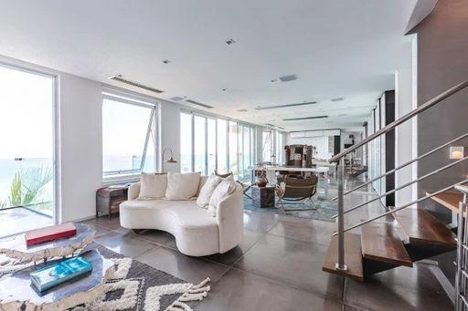 Furnished house with open kitchen and 5 suites