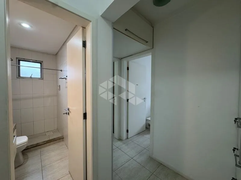 Furnished apartment, 150 m², with a glass-enclosed balcony — photo 18