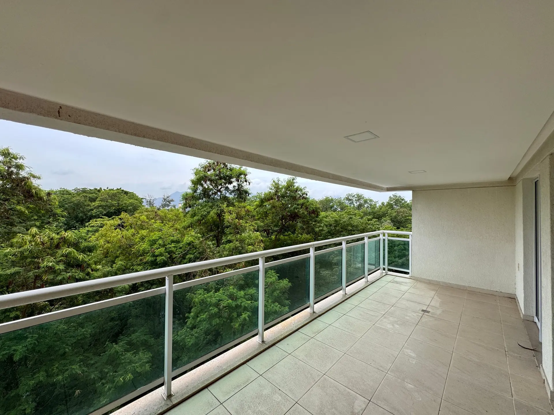 Furnished apartment, 158 m², with a water view — photo 3