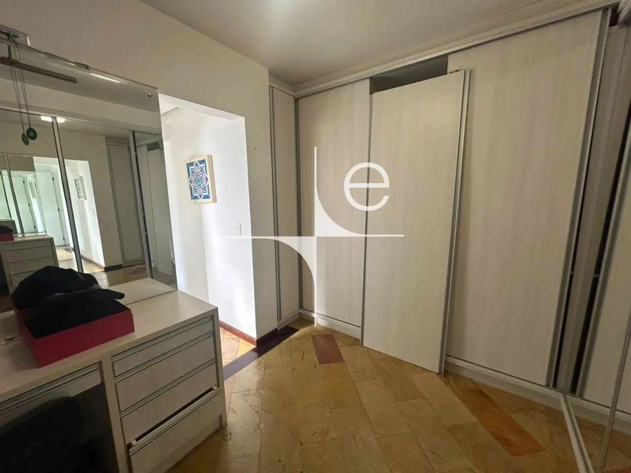 254 m² apartment with a walk-in closet and a home office — photo 44