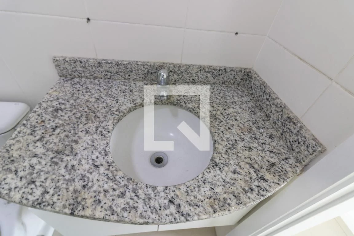2-bedroom apartment in a building with a sauna — photo 50