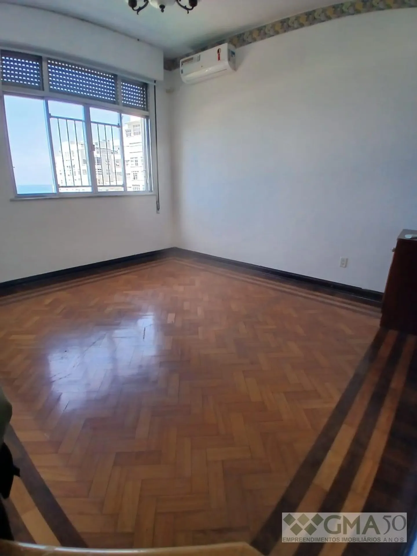 Floor-to-ceiling windows in a 5-bedroom apartment, 165 m² — photo 14