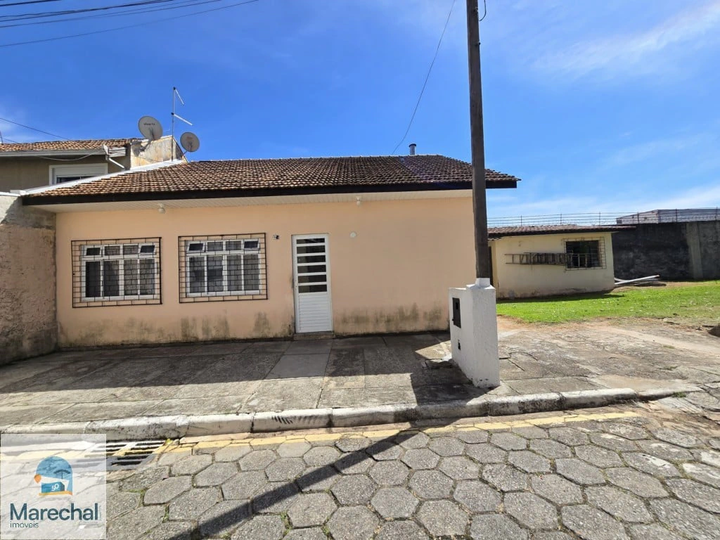 2-bedroom apartment with wood or laminate floors in Curitiba — photo 17