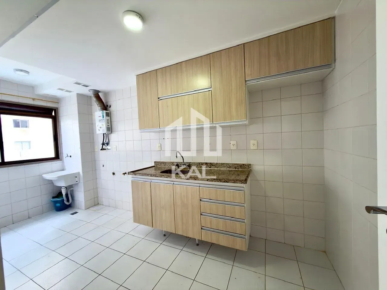 Mountain view in a 2-bedroom apartment, 68 m² — photo 12