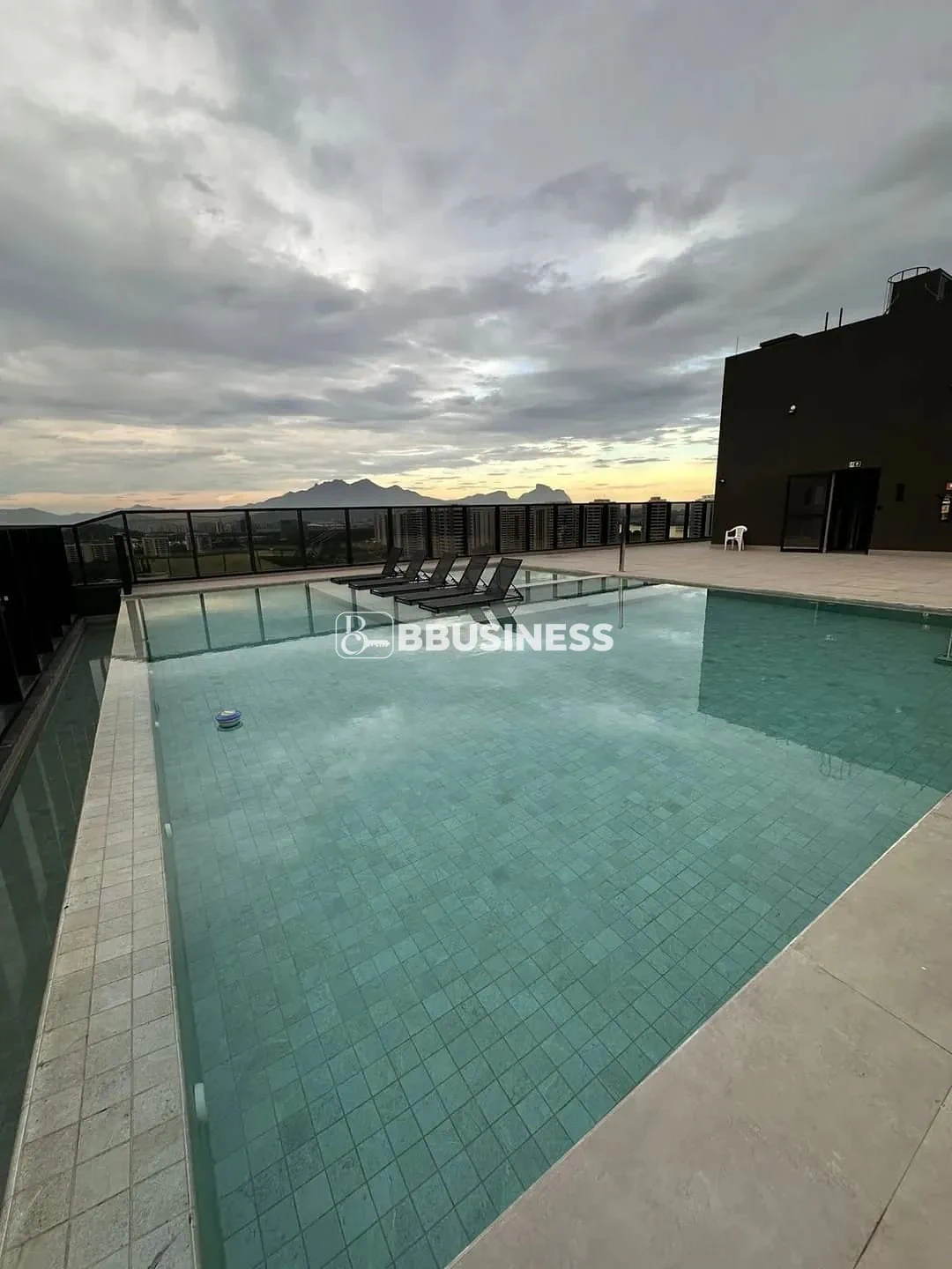 2-bedroom apartment with 2 bathrooms and 60 m² — photo 3