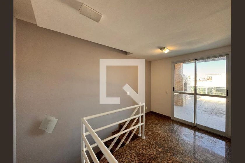 4 quartos e banheira: apartamento de 233 m² — photo 37