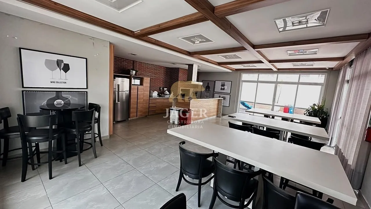 2-bedroom apartment with a home office — photo 40