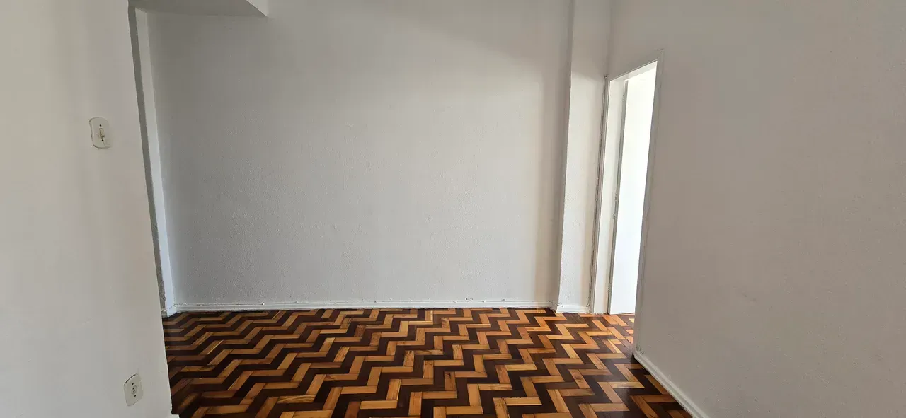 Apartment, 39 m², with wood or laminate floors — photo 17